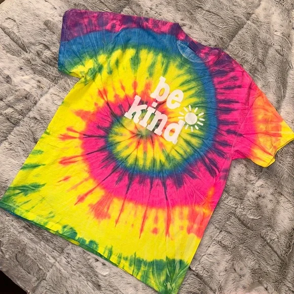 Gildan Tops Sunshine Sisters Be Kind Bright Rainbow Tie Dye